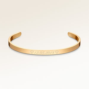 Bangle armbånd i guld med blank yderside, plads til personlig indgravering